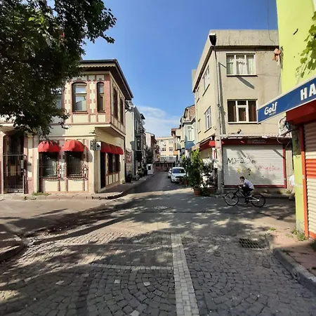 Oda ve Kahvaltı Zeytin Ağacı İstanbul