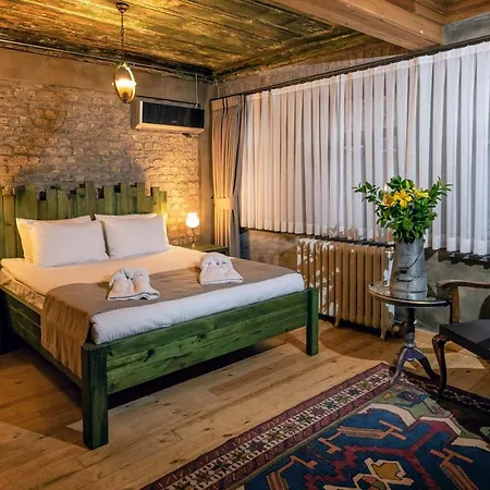 Oda ve Kahvaltı Zeytin Ağacı 3*
